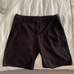 Lululemon 36” W 9” Commission Shorts Men